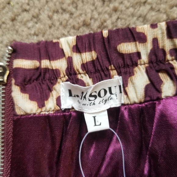 NWOT Fashion skirt - Picture 5 of 5